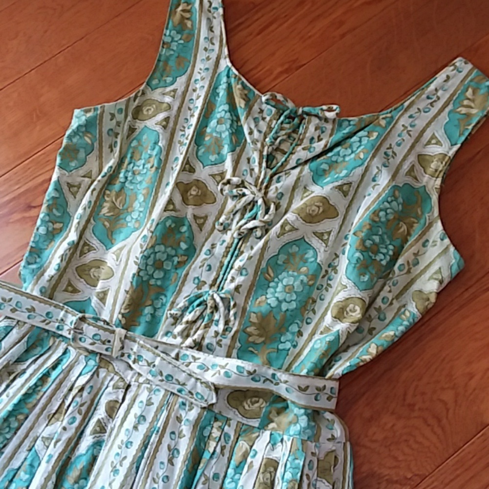 Vintage 1960's Summer Dress with Belt - Picture 6 of 6